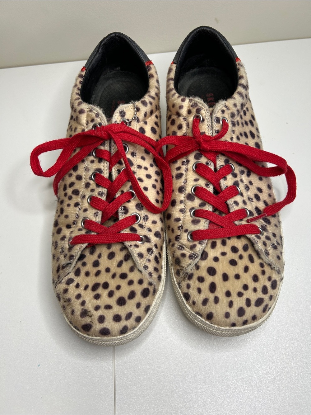 Skechers women’s Leopard-Print Sneakers with Red Laces size 8.5 memory foam